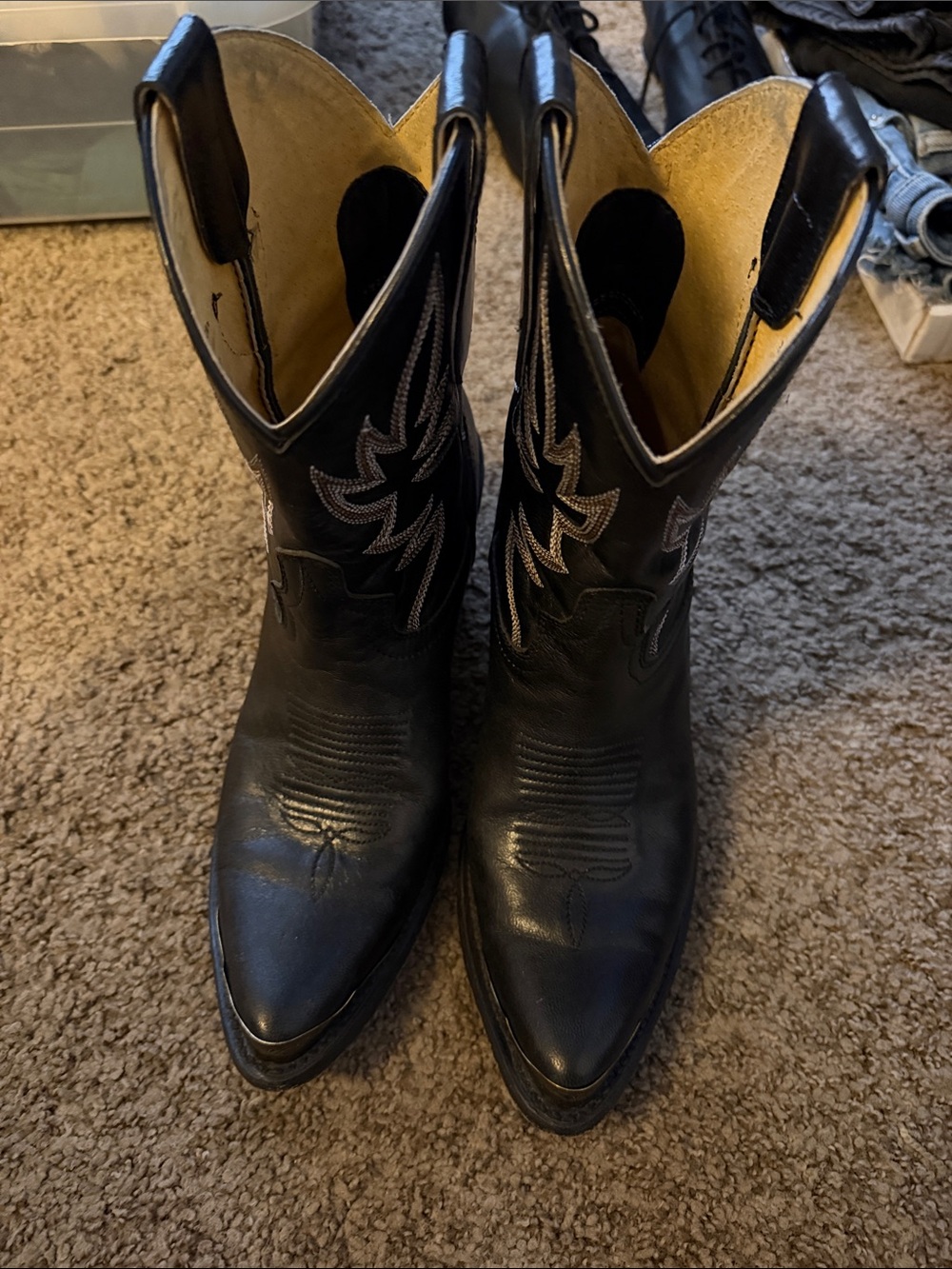 Idyllwind Black Western Embroidered Ankle Boots - Picture 2 of 7